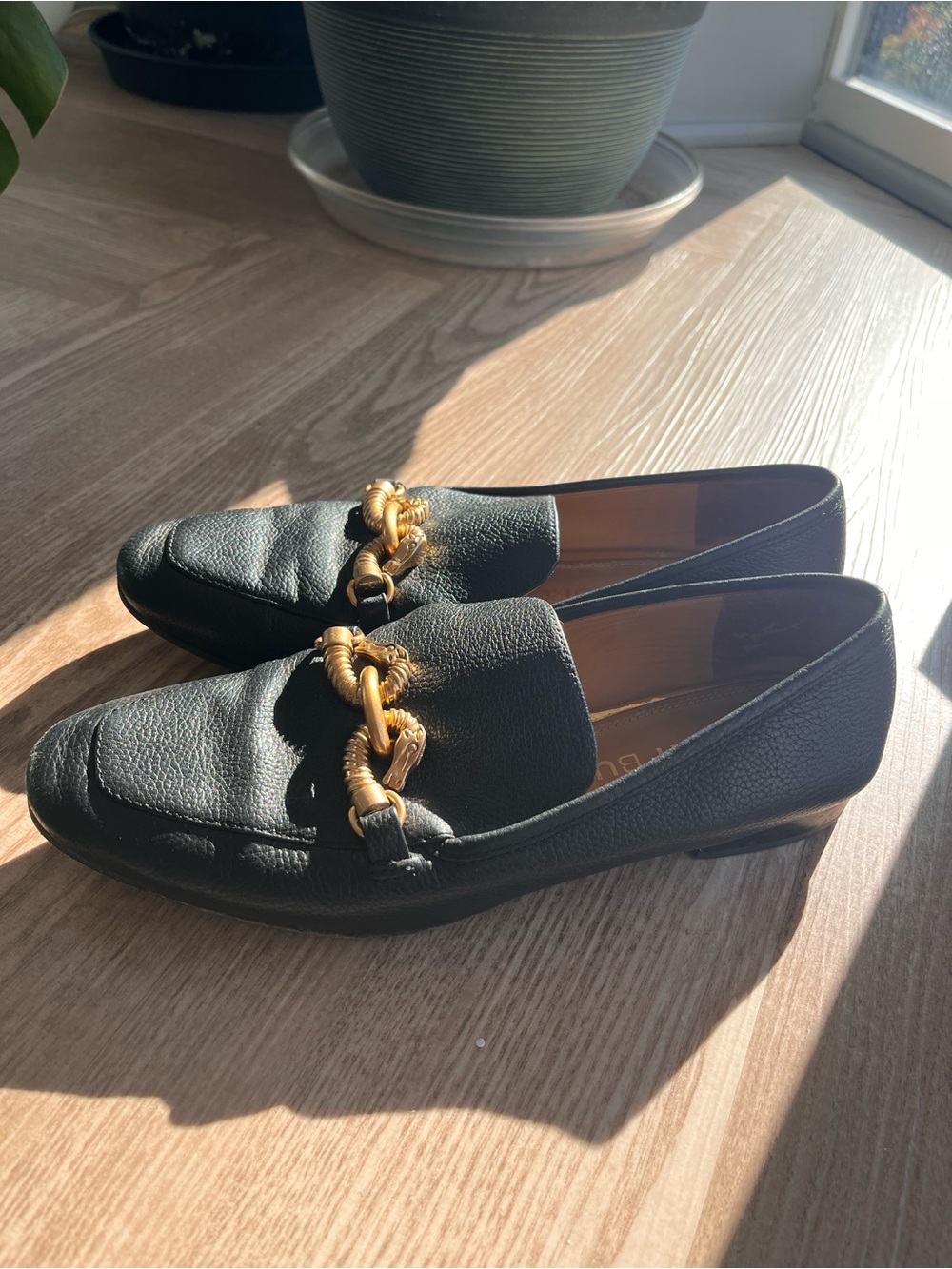 Tory Burch Black Leather Women's Loafers with Gold horses 8